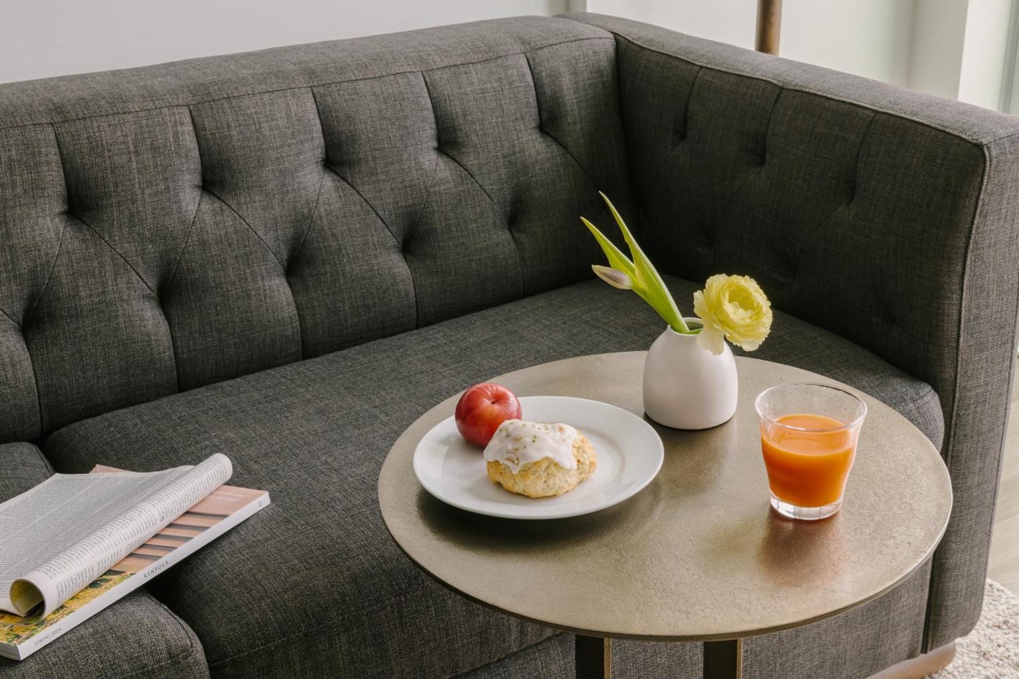 Yelo Lumiere Powered By Sonder Hotel Cannes Room photo
