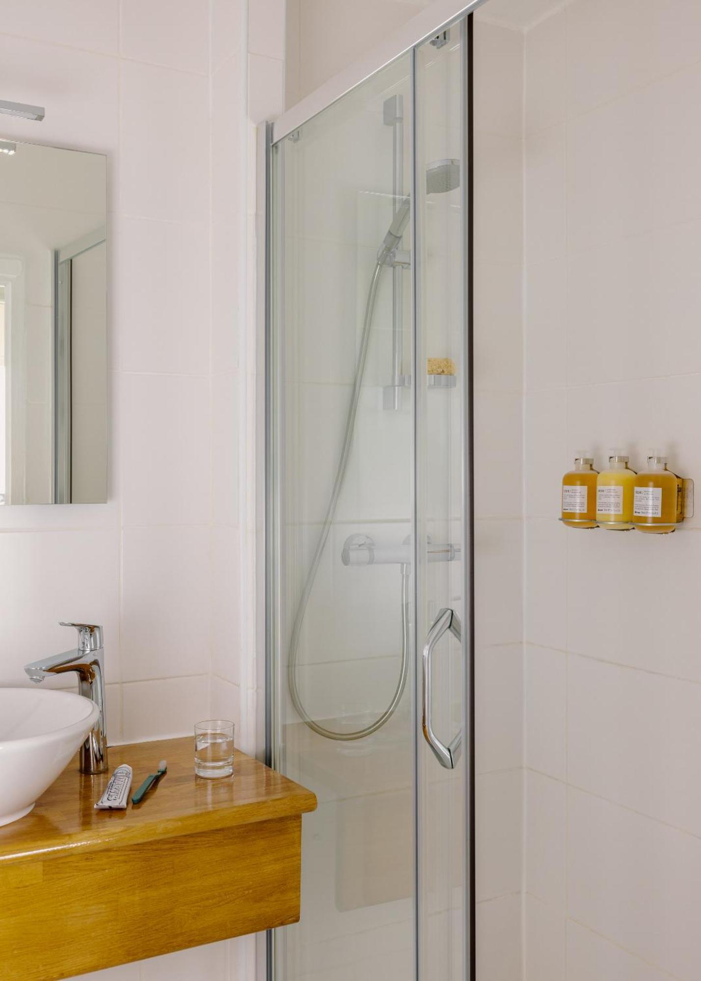 Yelo Lumiere Powered By Sonder Hotel Cannes Room photo