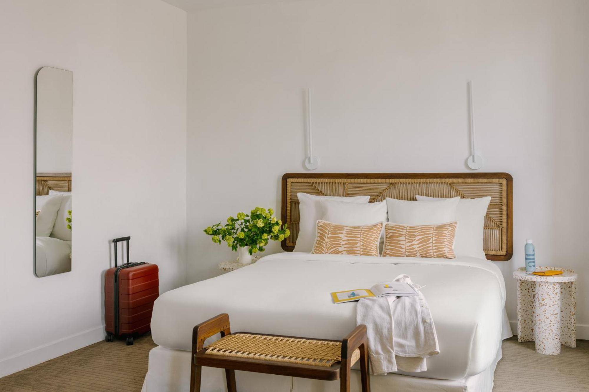 Yelo Lumiere Powered By Sonder Hotel Cannes Room photo