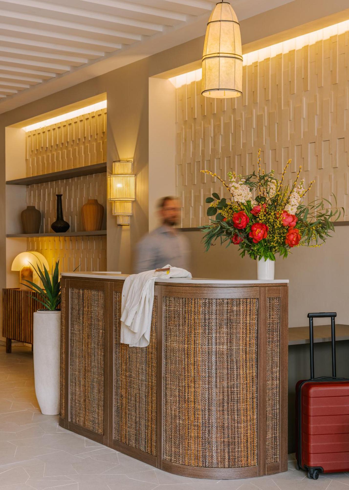 Yelo Lumiere Powered By Sonder Hotel Cannes Exterior photo