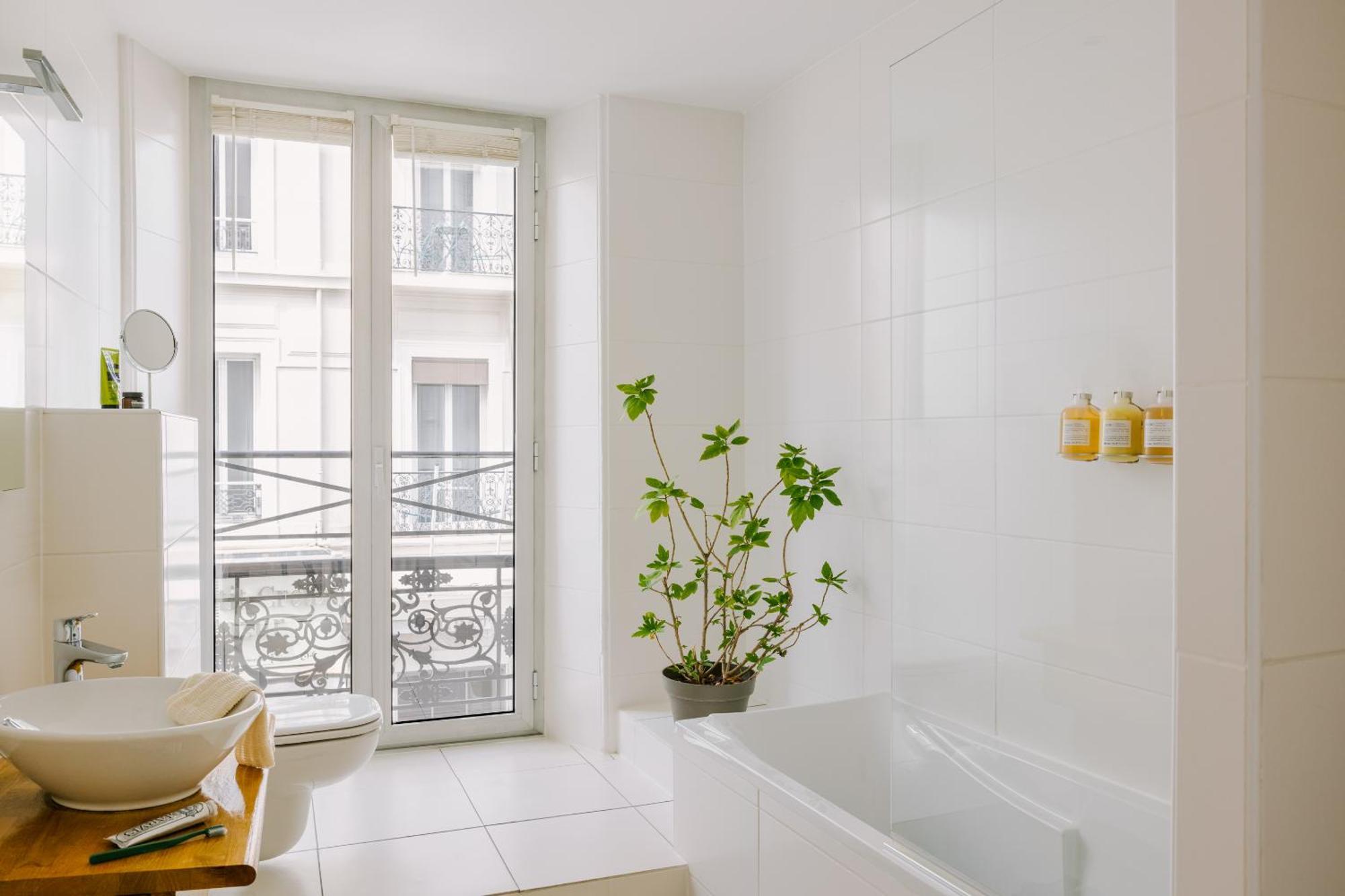 Yelo Lumiere Powered By Sonder Hotel Cannes Exterior photo