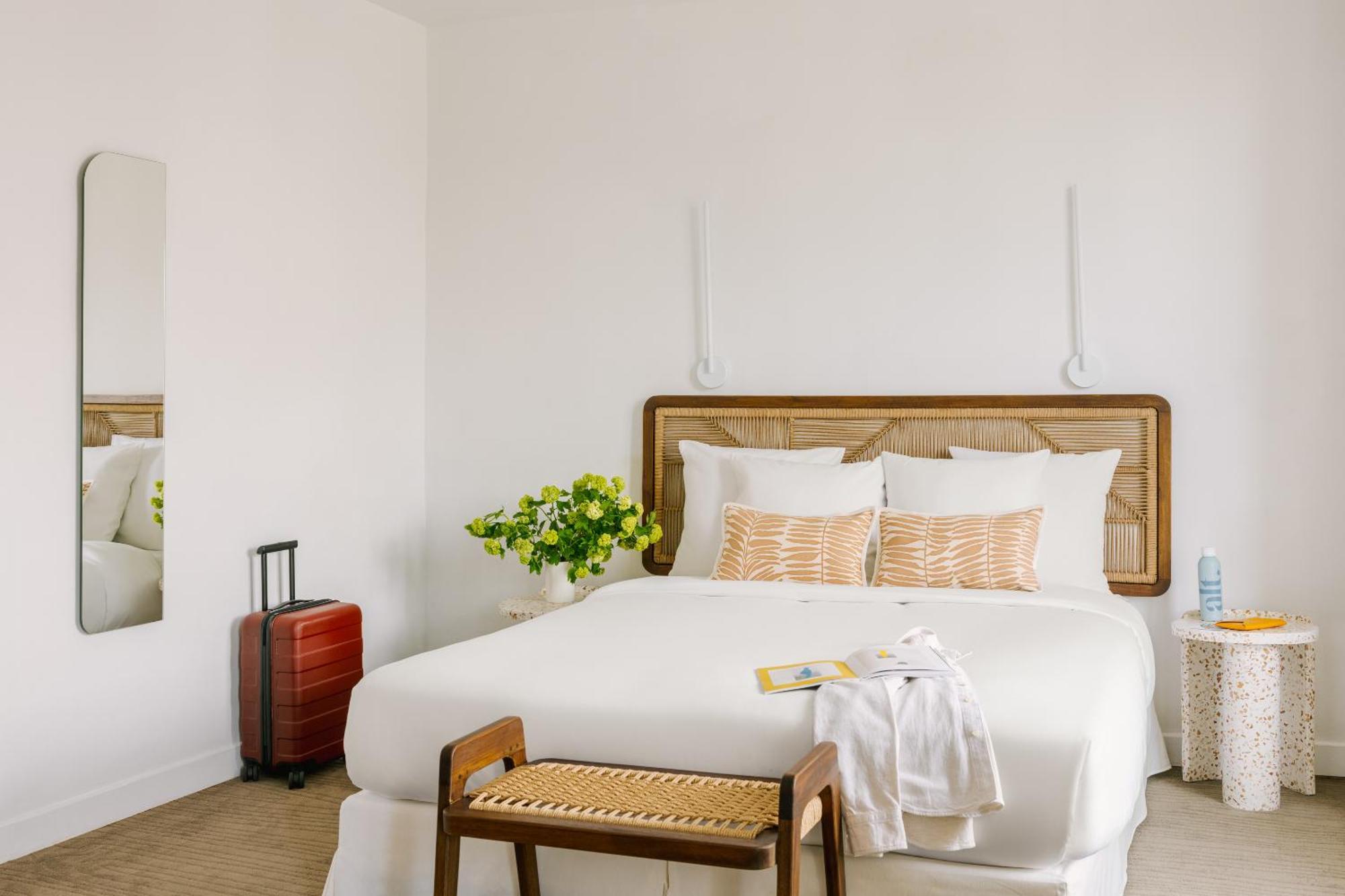 Yelo Lumiere Powered By Sonder Hotel Cannes Room photo