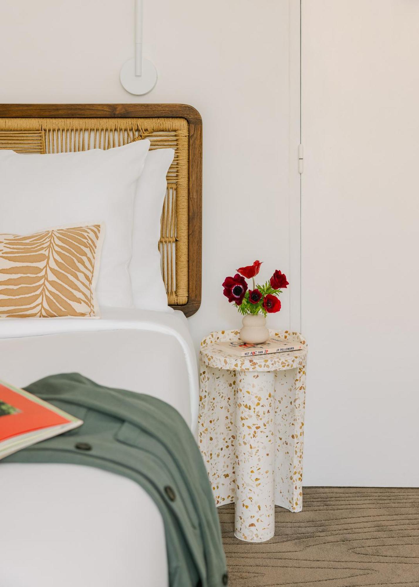 Yelo Lumiere Powered By Sonder Hotel Cannes Room photo