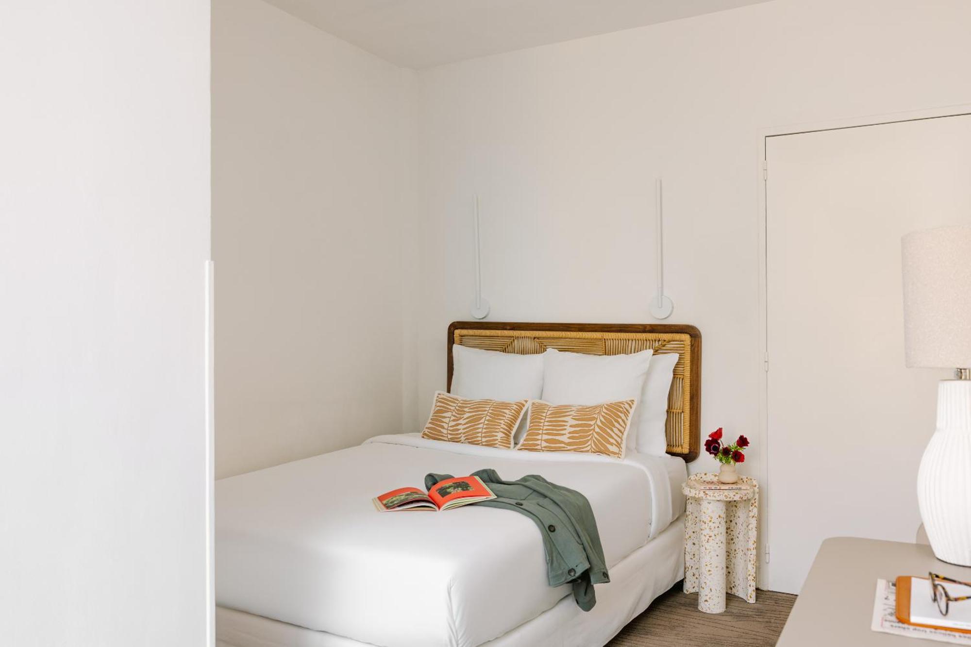 Yelo Lumiere Powered By Sonder Hotel Cannes Exterior photo