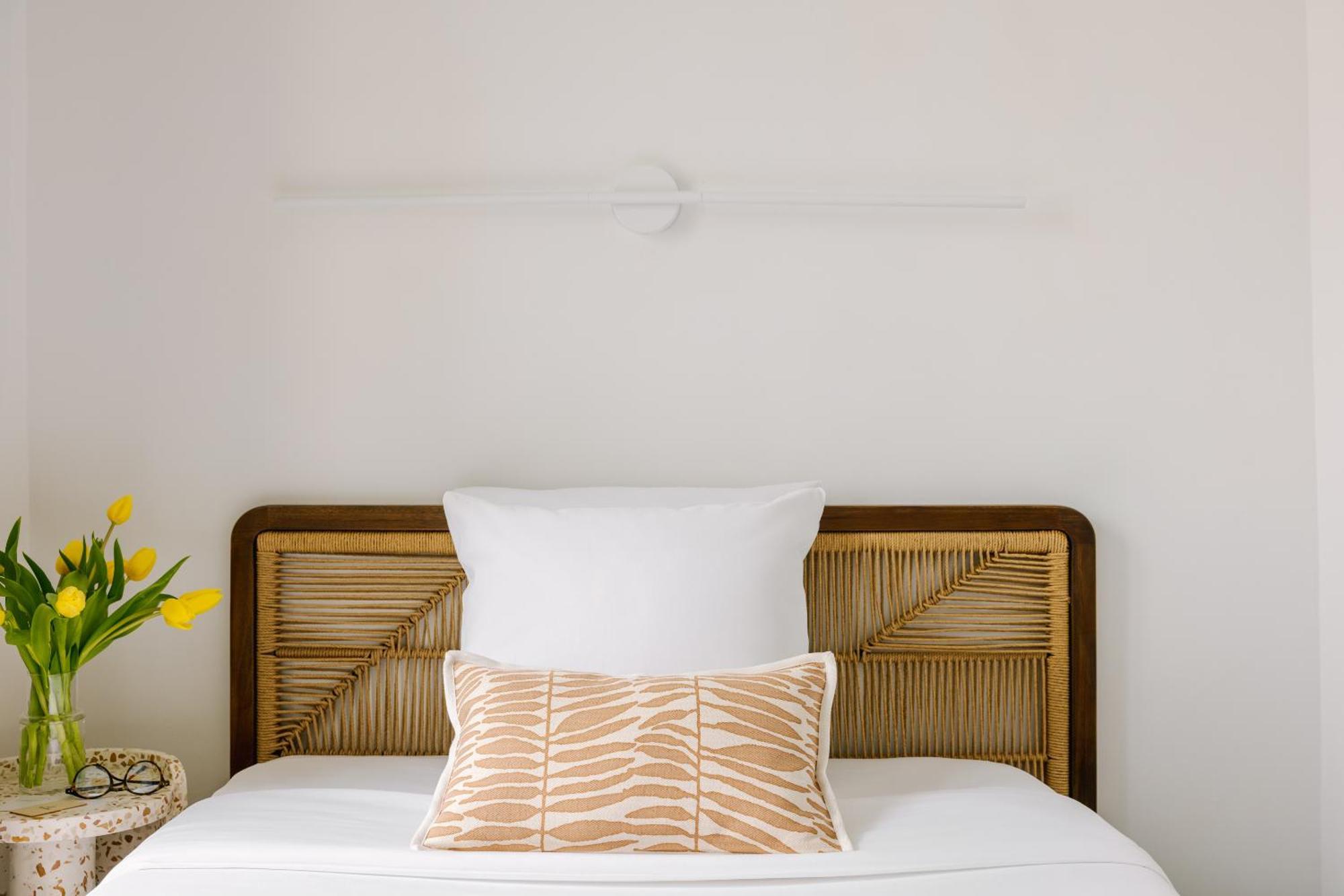 Yelo Lumiere Powered By Sonder Hotel Cannes Room photo